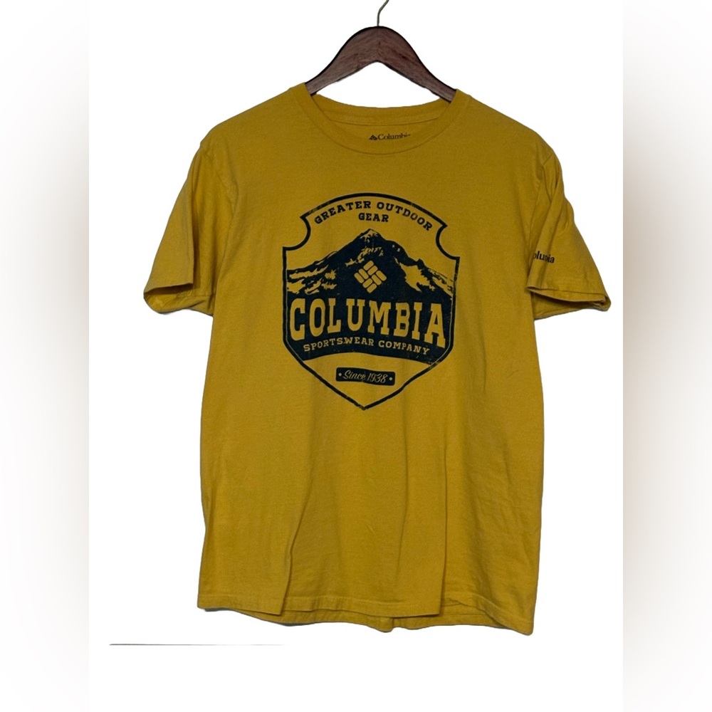 🟡 Columbia Mustard Tee • Men’s L • Graphic Mountain Logo 🏔️